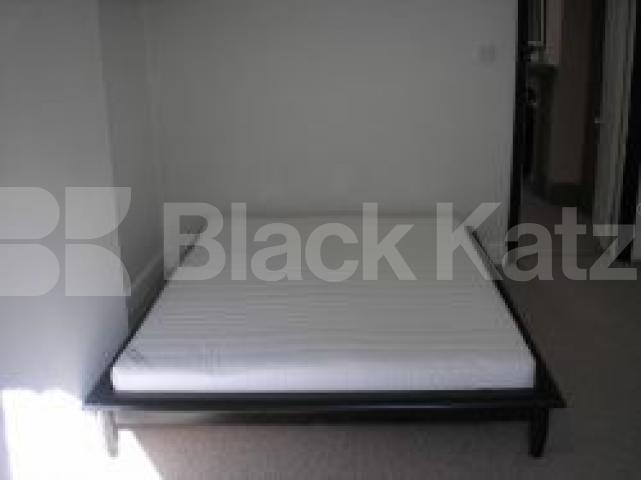 			4 Bedroom, 1 bath, 1 reception Flat			 Notting Hill Gate, NOTTING HILL W11